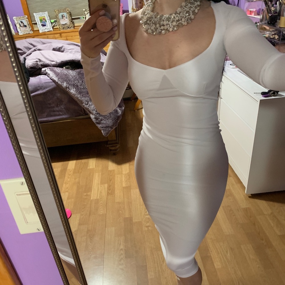 White fitted long sleeve dress